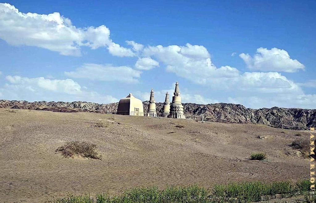 DUNHUANG - 090 -Grottes de Mogao .jpg